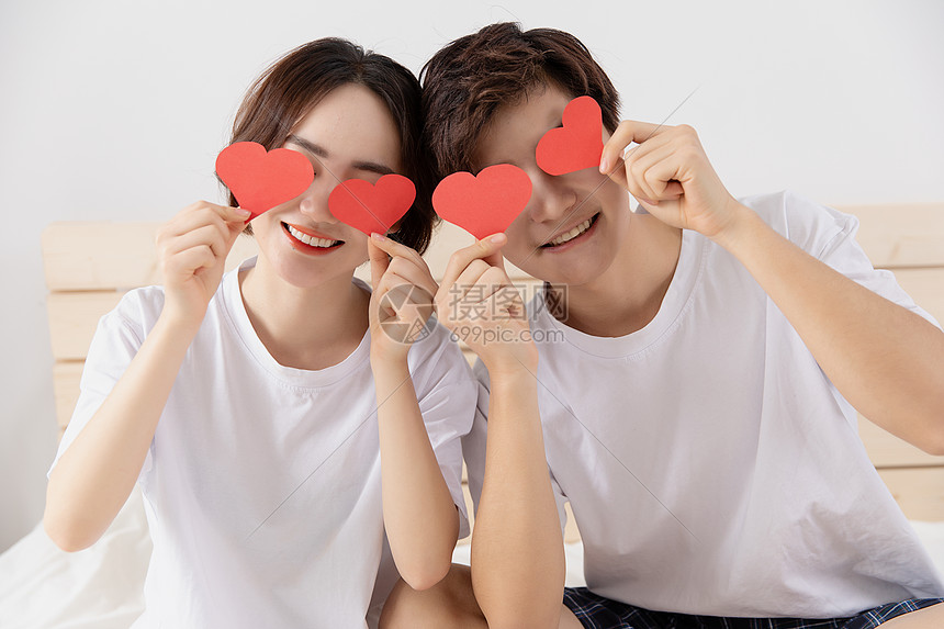  港股开盘 | 恒指低开0.45% 半导体板块表现不一，中芯国际(00981)跌超3%